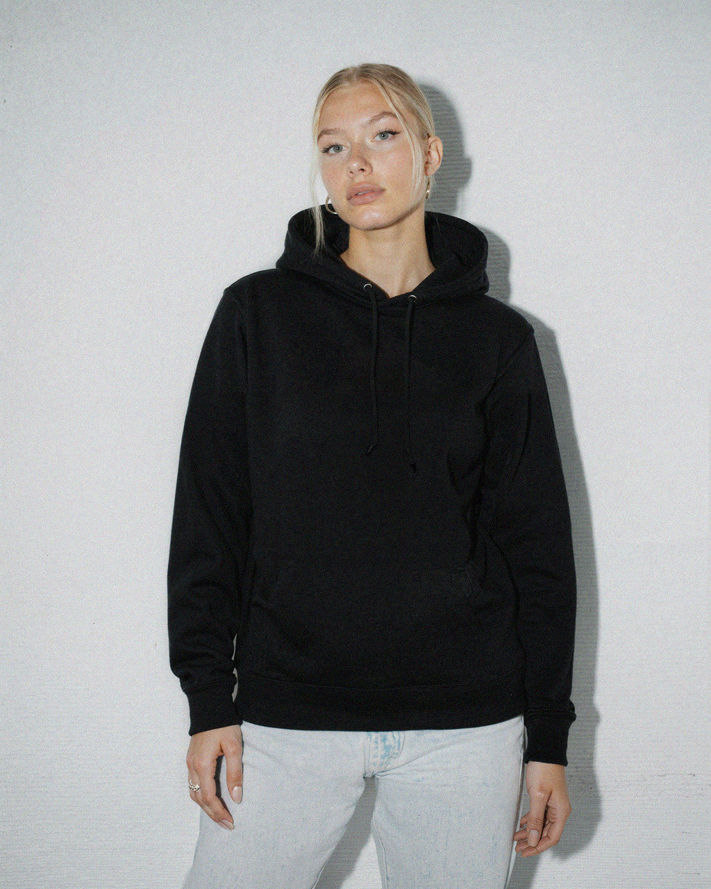 Nemluv na mě unisex mikina s kapucí