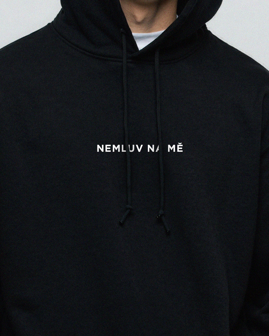 Nemluv na mě unisex mikina s kapucí